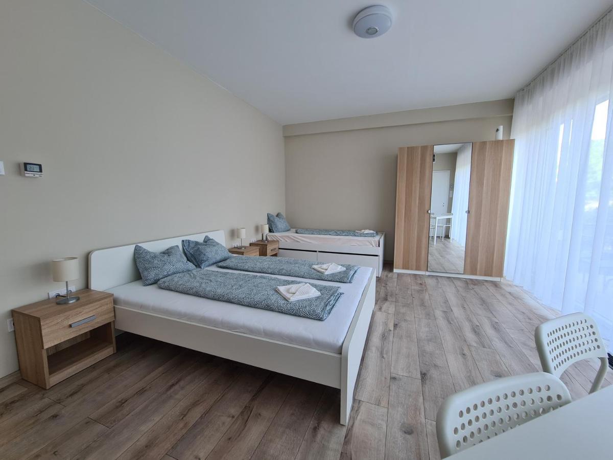 Oet Fenyo Apartmanhaz Siófok Exterior foto